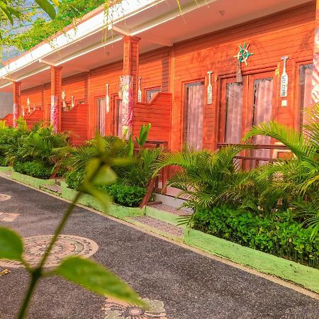 Auora Guest House Nusa Lembongan  Bagian luar foto