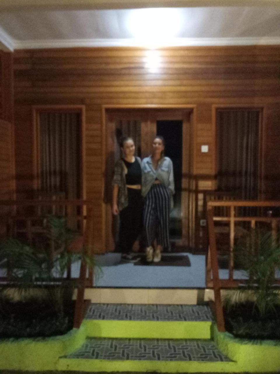 Auora Guest House Nusa Lembongan  Bagian luar foto